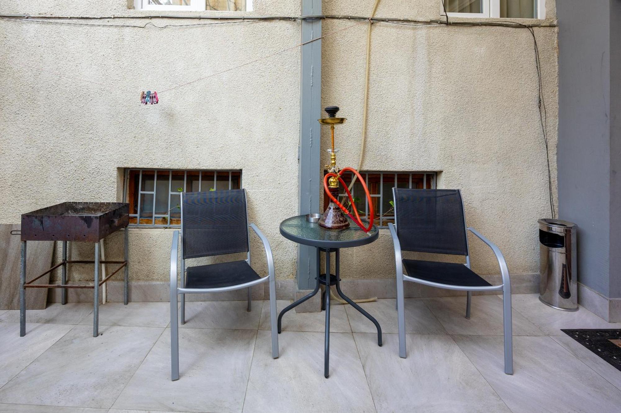 Rustaveli Two Bedroom Apartment With 5 Star Location Tbiliszi Kültér fotó