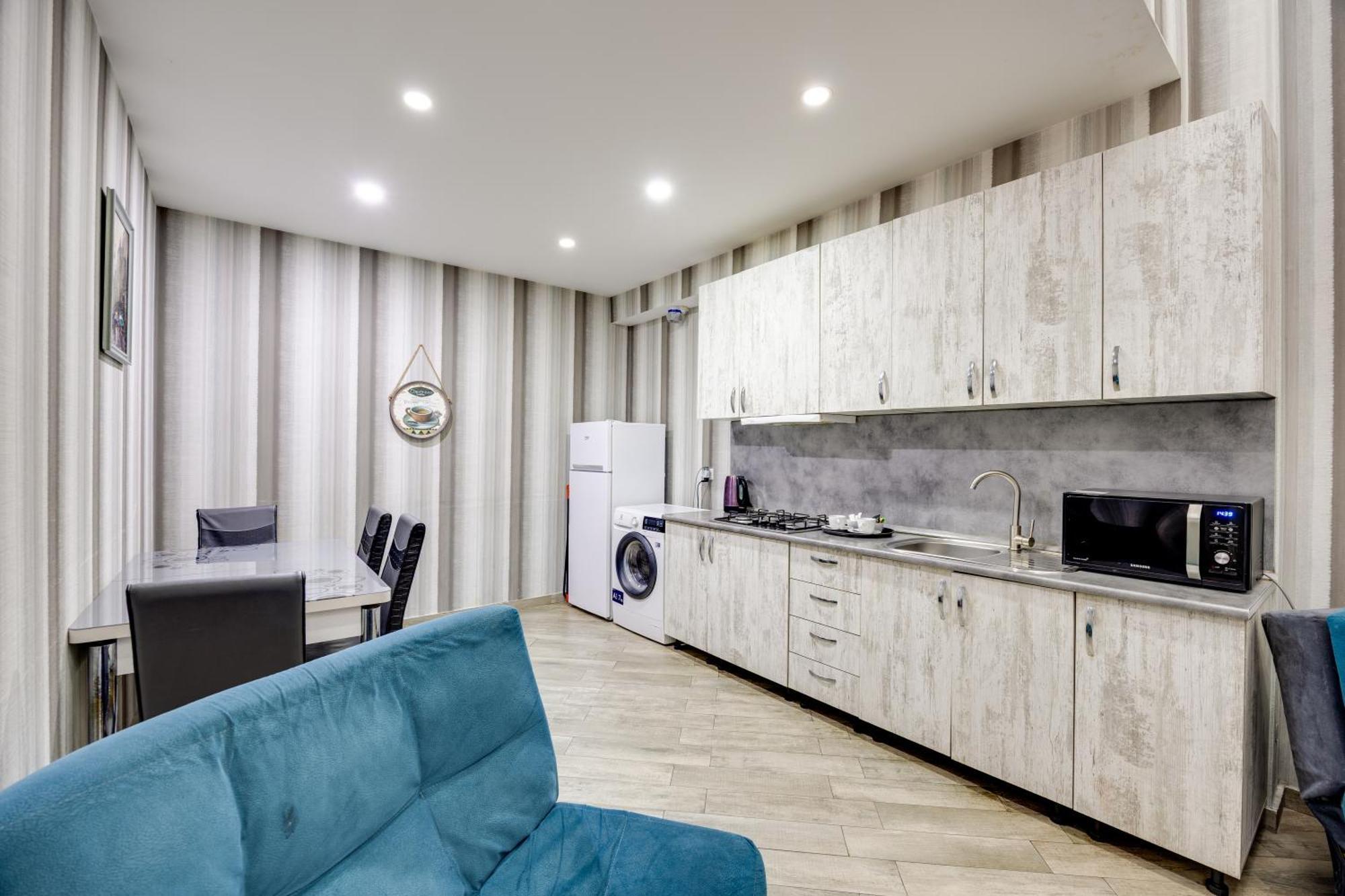 Rustaveli Two Bedroom Apartment With 5 Star Location Tbiliszi Kültér fotó